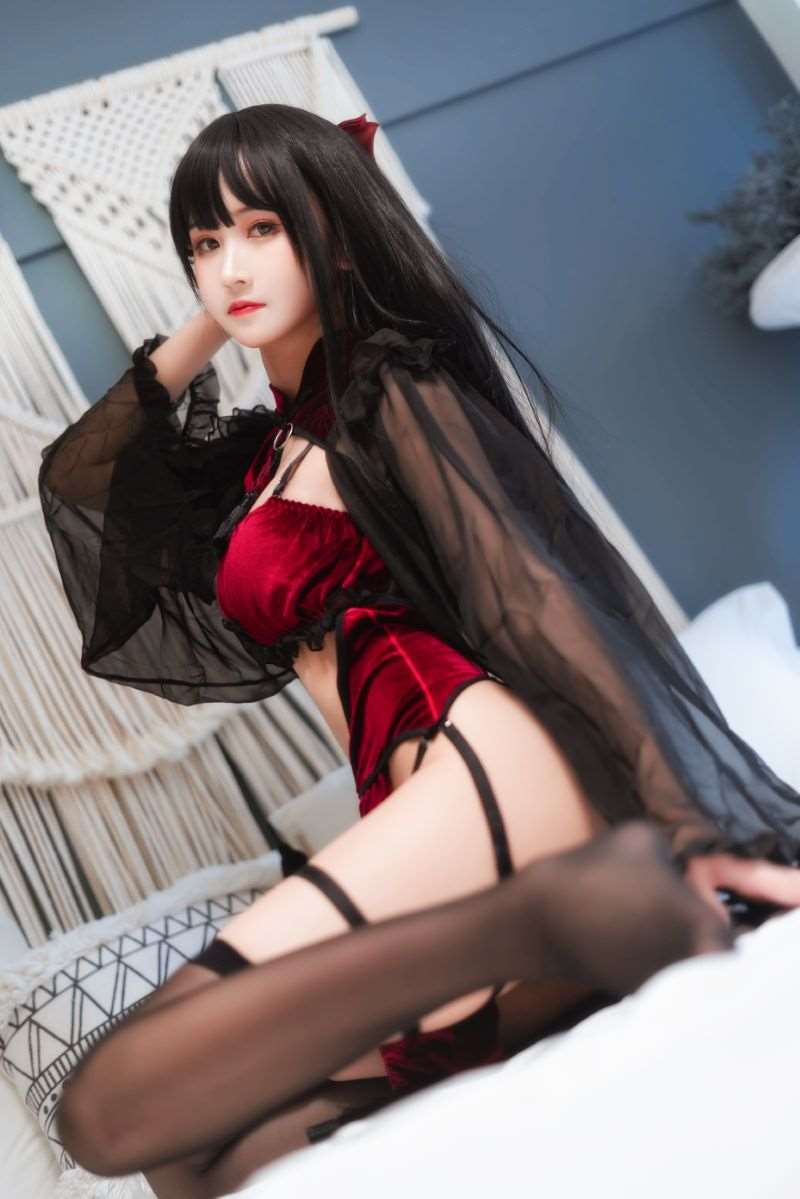 知名动漫博主@三度_69 勒肉旗袍 [26P/288MB]