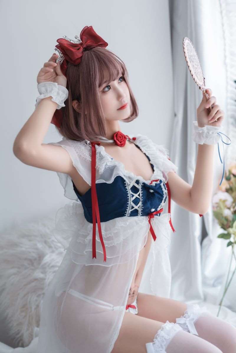 知名动漫博主@三度_69 白雪姬 [40P/3V/297MB]
