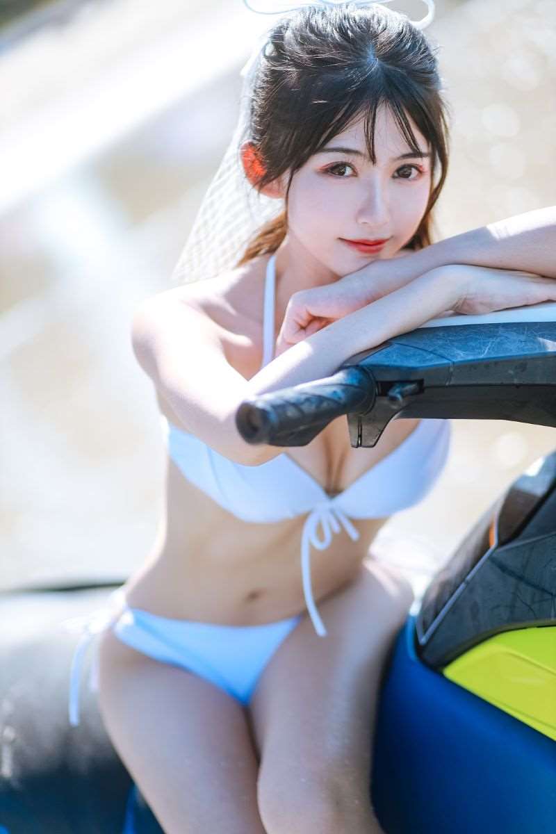 人气动漫Coser@鳗鱼霏儿 海边 [46P/674MB]