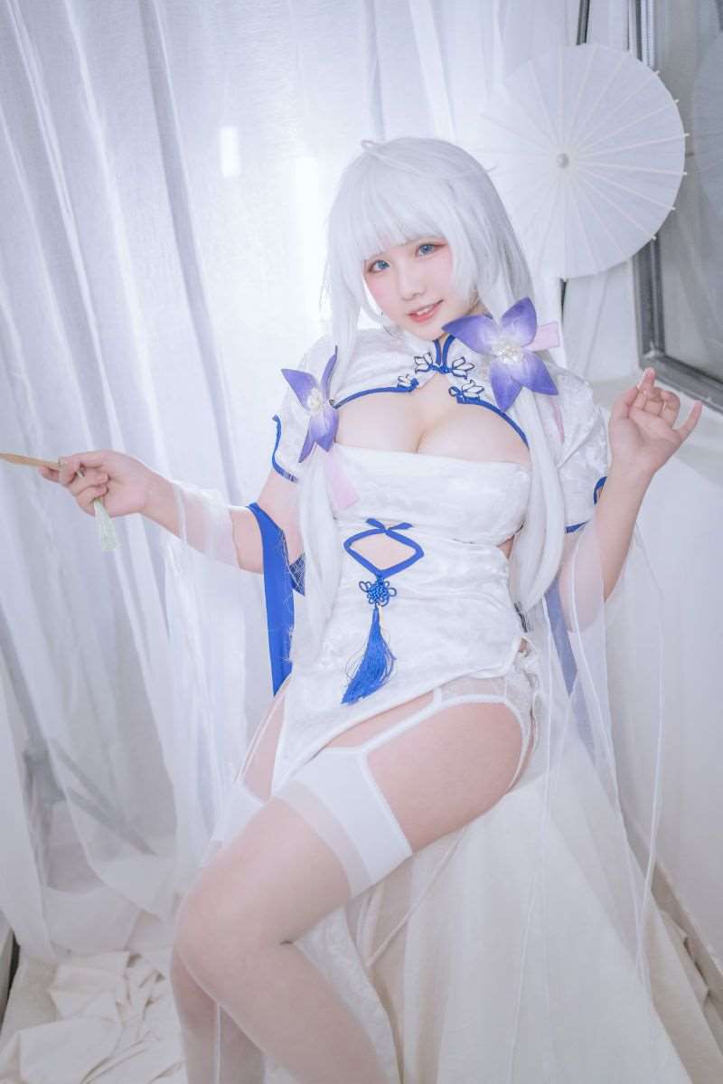 人气Coser@阿半今天很开心 光辉旗袍 [33P/146MB]