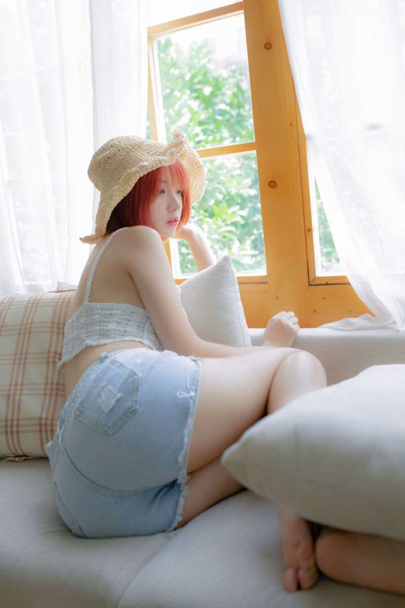 网红Coser@疯猫ss 草帽女孩 [30P/654MB]