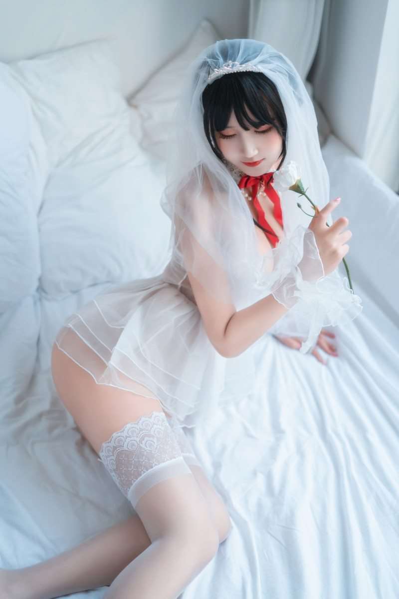 知名动漫博主@三度_69 婚纱孔雀翎 [24P/388MB]
