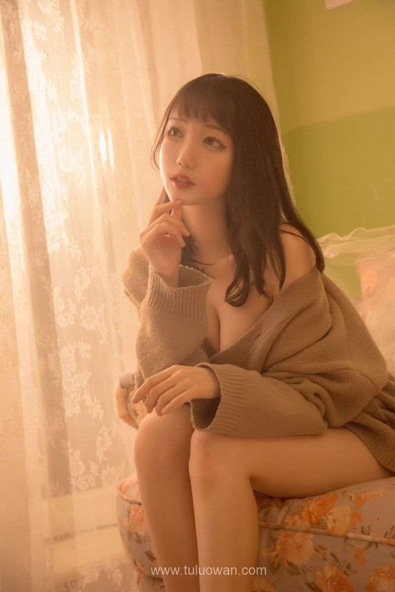 动漫博主@周叽是可爱兔兔 复古毛衣 [19P/163MB]