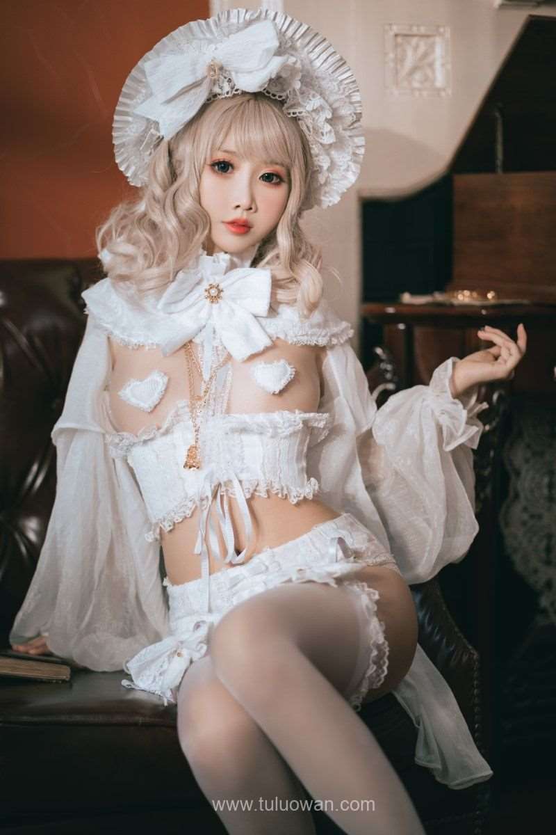 人气动漫Coser@面饼仙儿 法兰西YasahimeLO [36P/474MB]