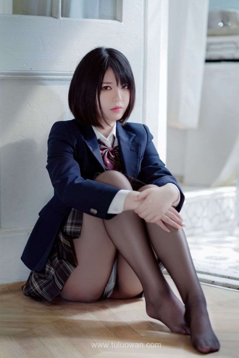 微博人气Coser@半半子 彼女の制服姿が好き [54P/84MB]