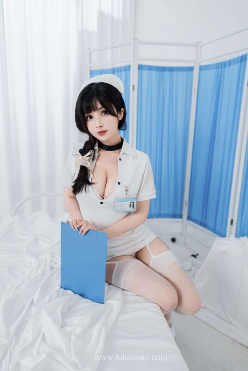 知名动漫Coser@rioko凉凉子 《年上の韵》采集室实习护士 [48P/262MB]