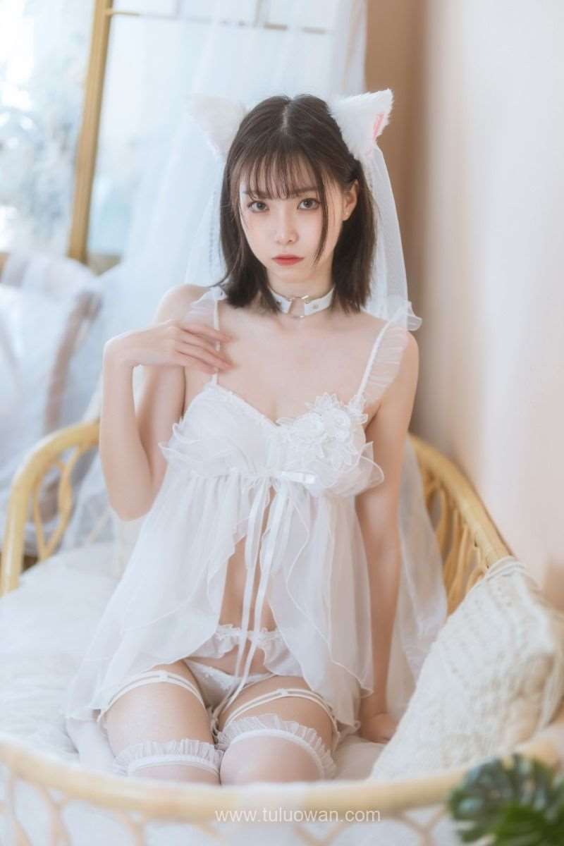 动漫博主@许岚LAN 少女白色裙 [41P/627MB]