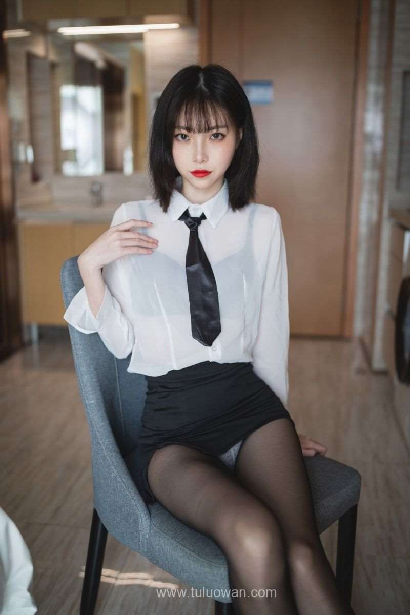 动漫博主@许岚LAN ol制服 [41P/587MB]