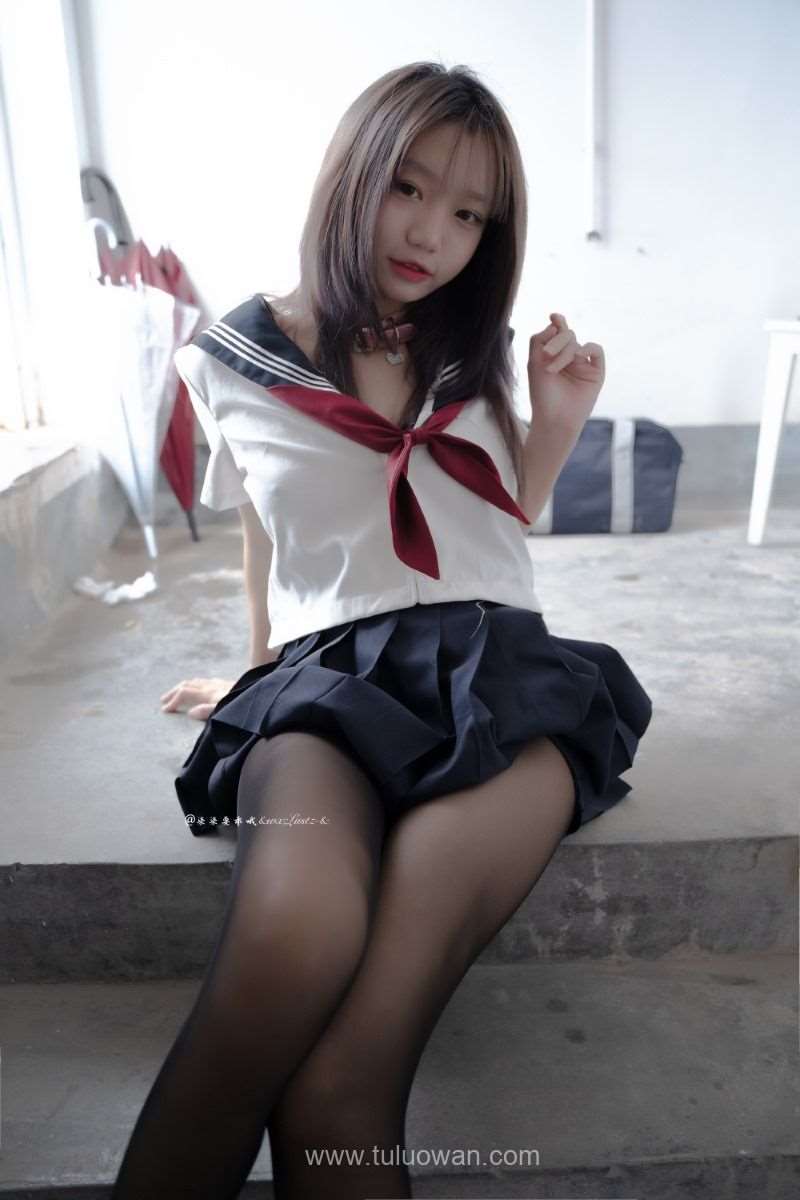 人气Coser@柒柒要乖哦 天台学姐 [80P/1V/926MB]
