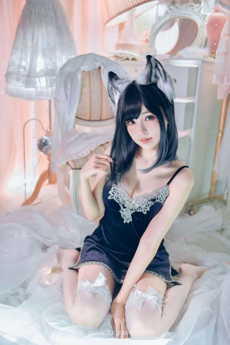台湾Coser@ElyEE子 Sleepy Velvet [109P/400MB]