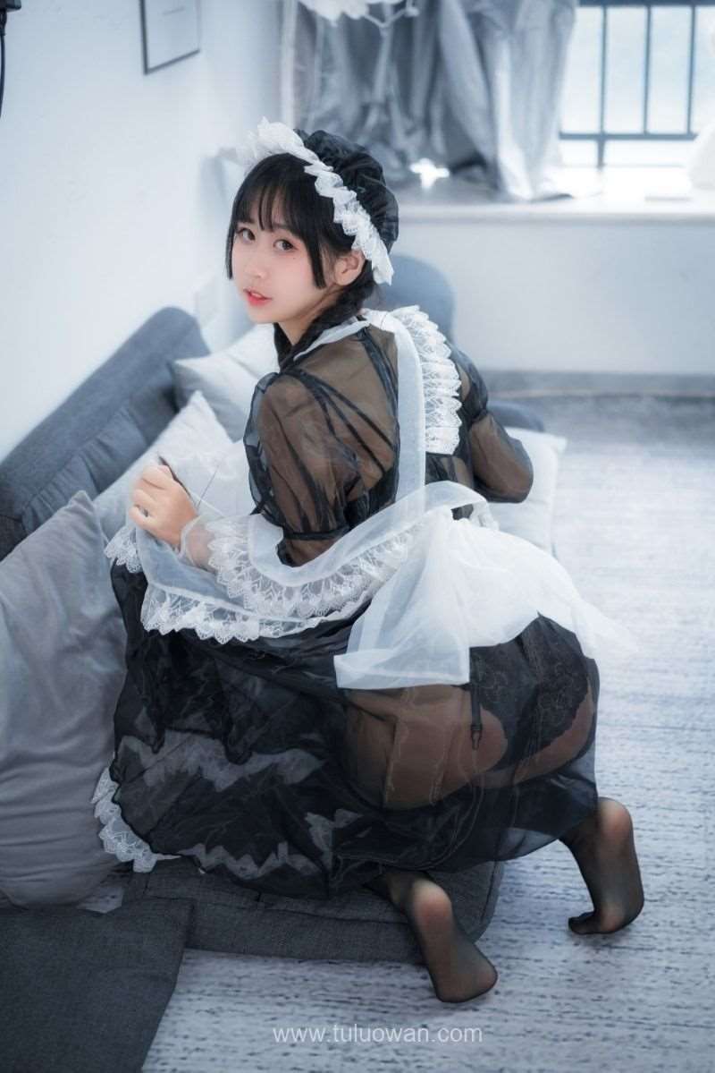 微博网紅妹纸@萌芽儿o0 透明女仆 [27P/185MB]
