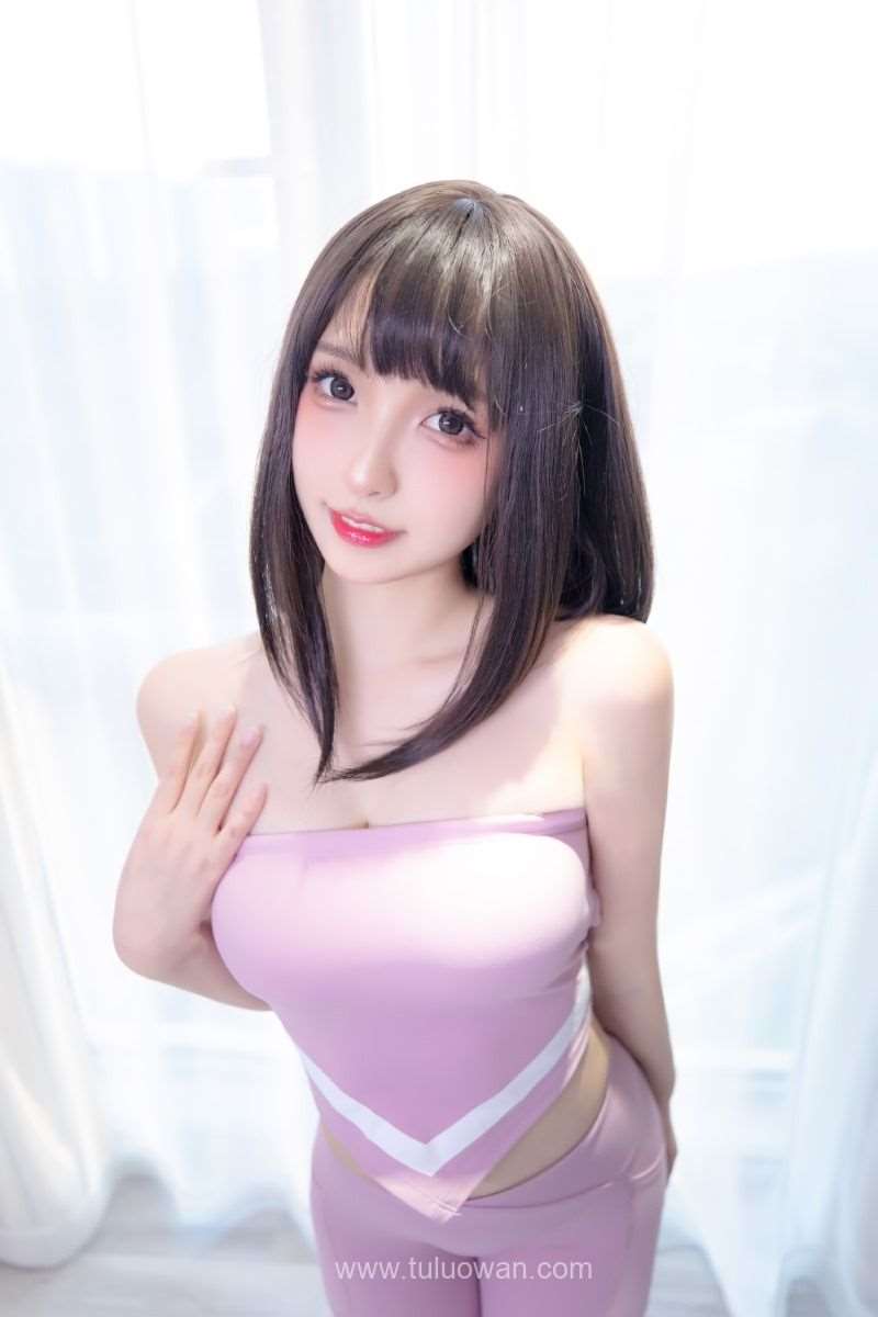 神楽坂真冬写真-《草莓蜜桃》[75P/143MB]