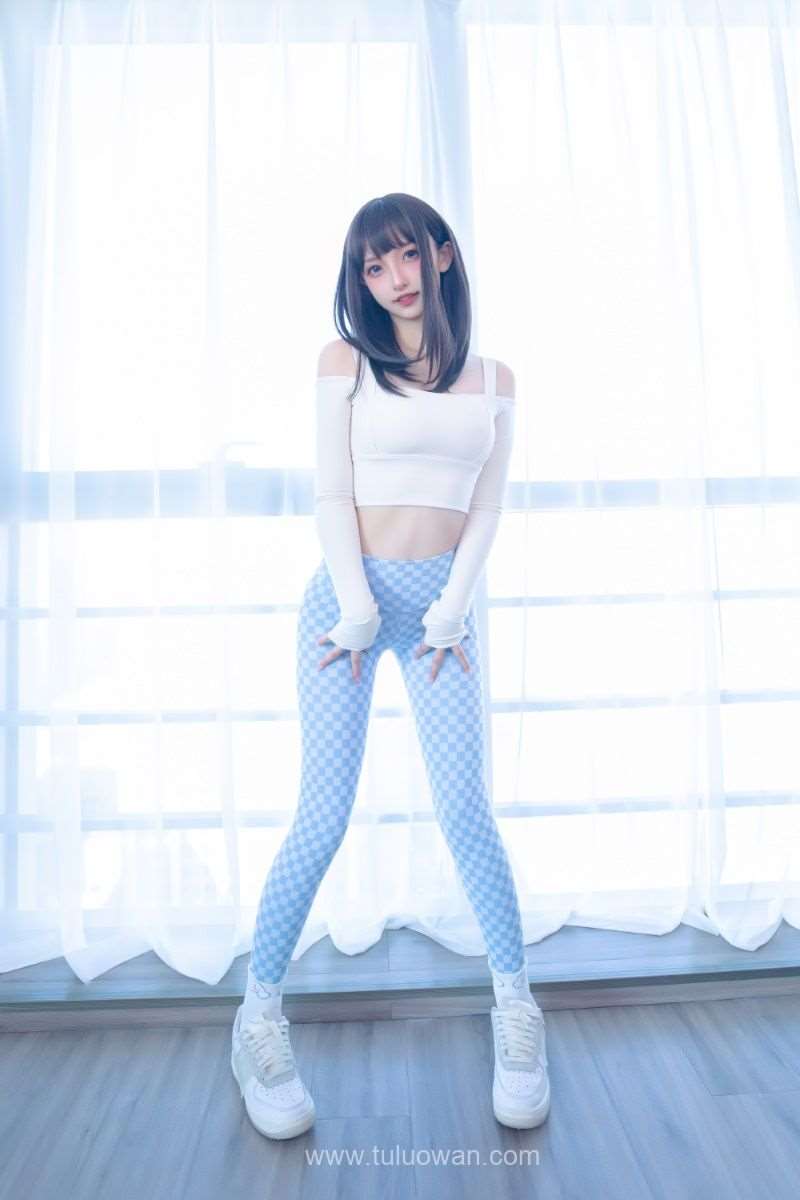 神楽坂真冬写真-蓝白格 [75P/172MB]