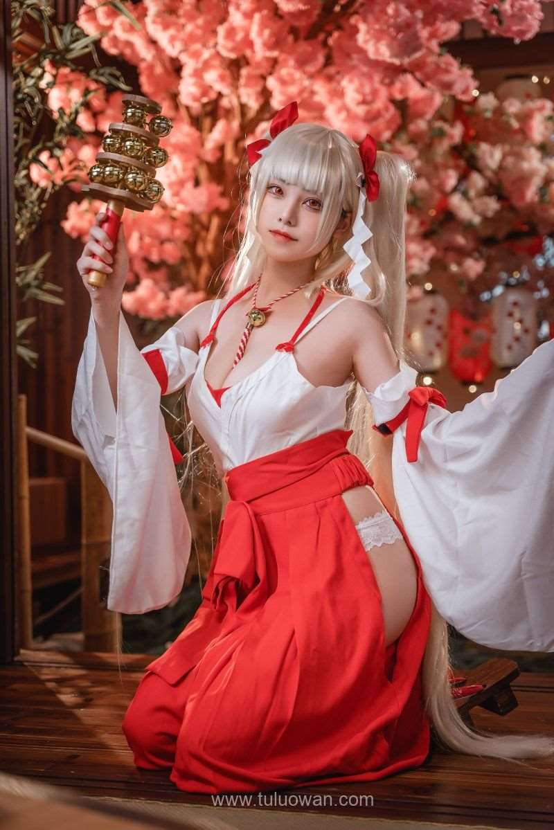 知名动漫博主@蜜汁猫裘 可畏巫女 [50P/4V/2.28G]