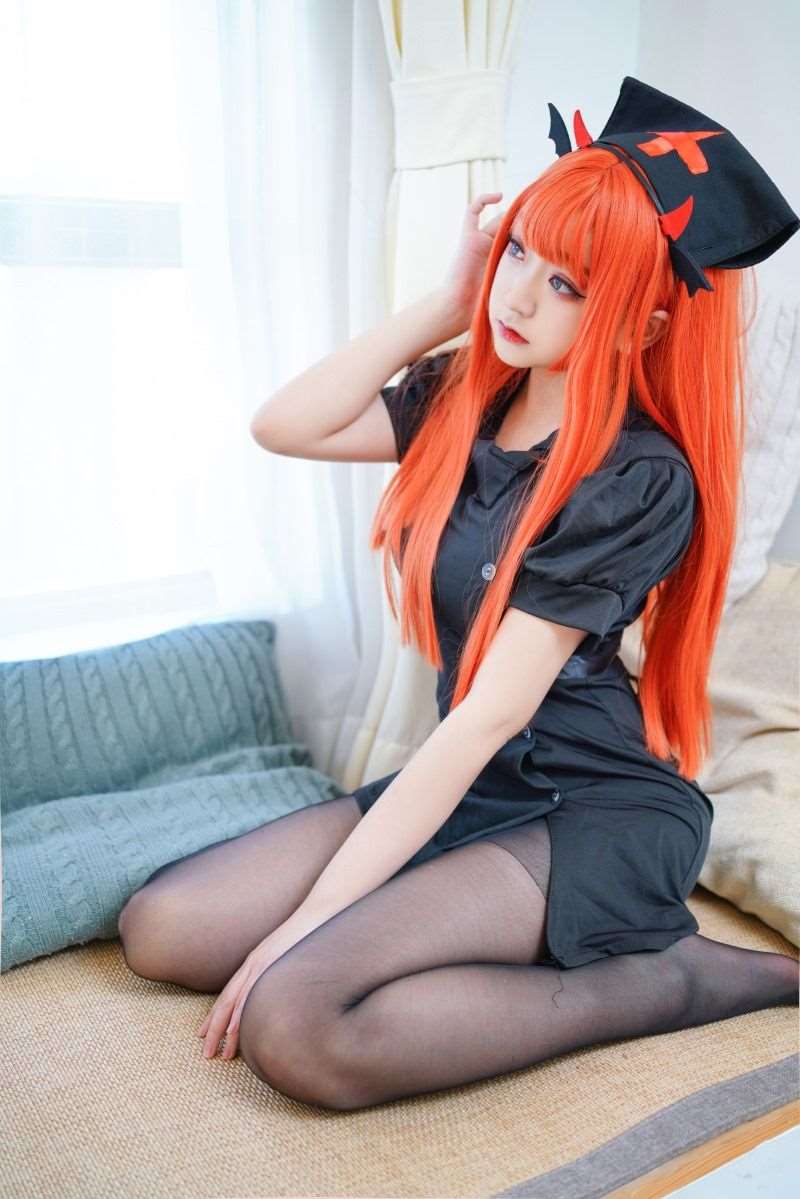 微博人气Coser@-桃夭葵- 橘色黑护士 [56P/1.08G]