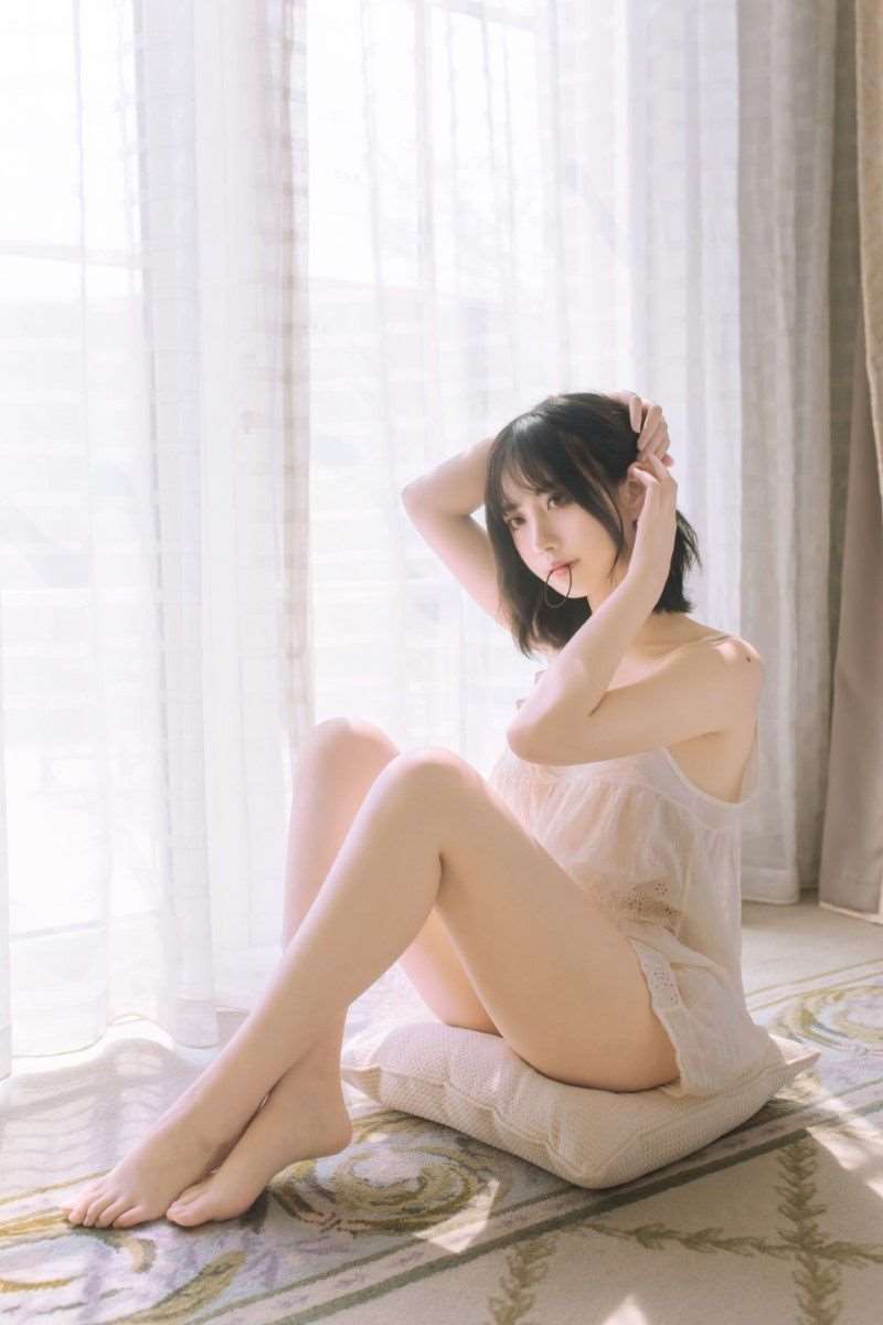 摄影博主@念雪xc 白色吊带 [55P/453MB]