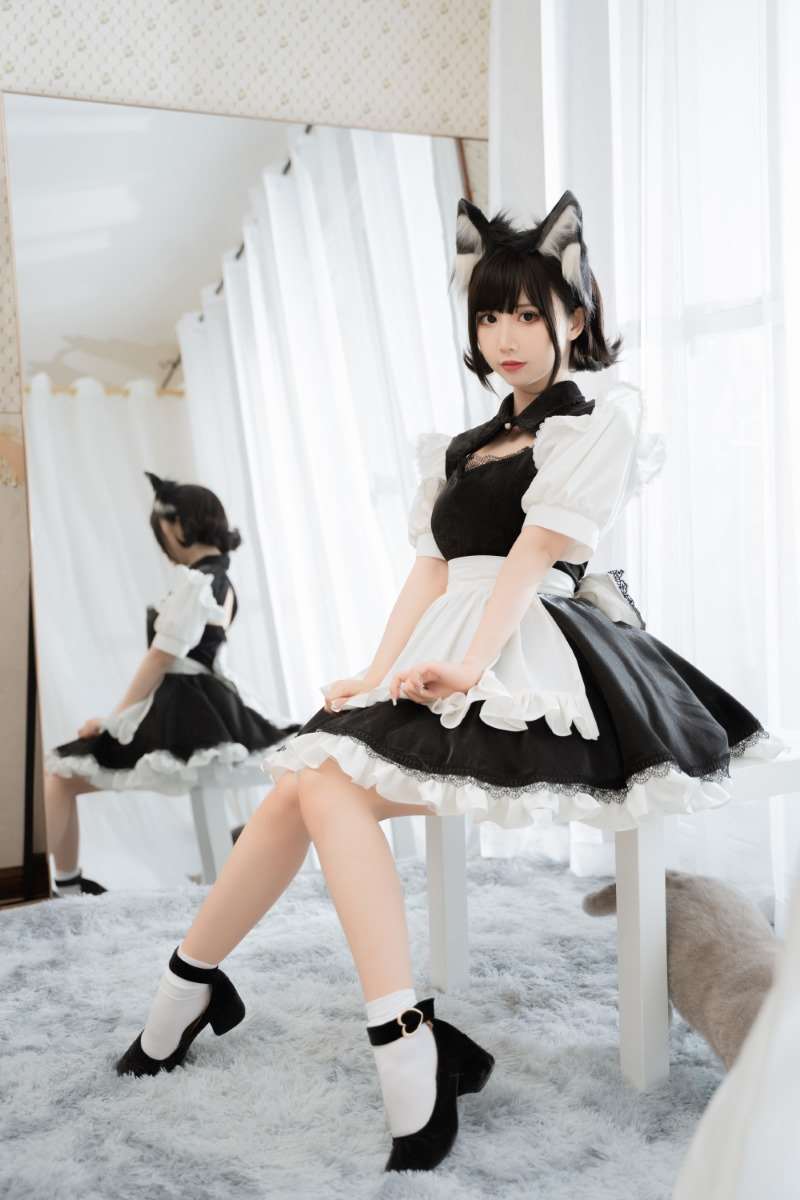 人气动漫Coser@面饼仙儿 开胸女仆 [17P/115MB]