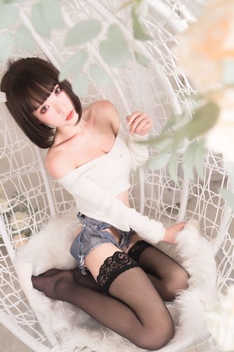 知名动漫博主@清水由乃 白色毛衣 [32P/1V/309MB]