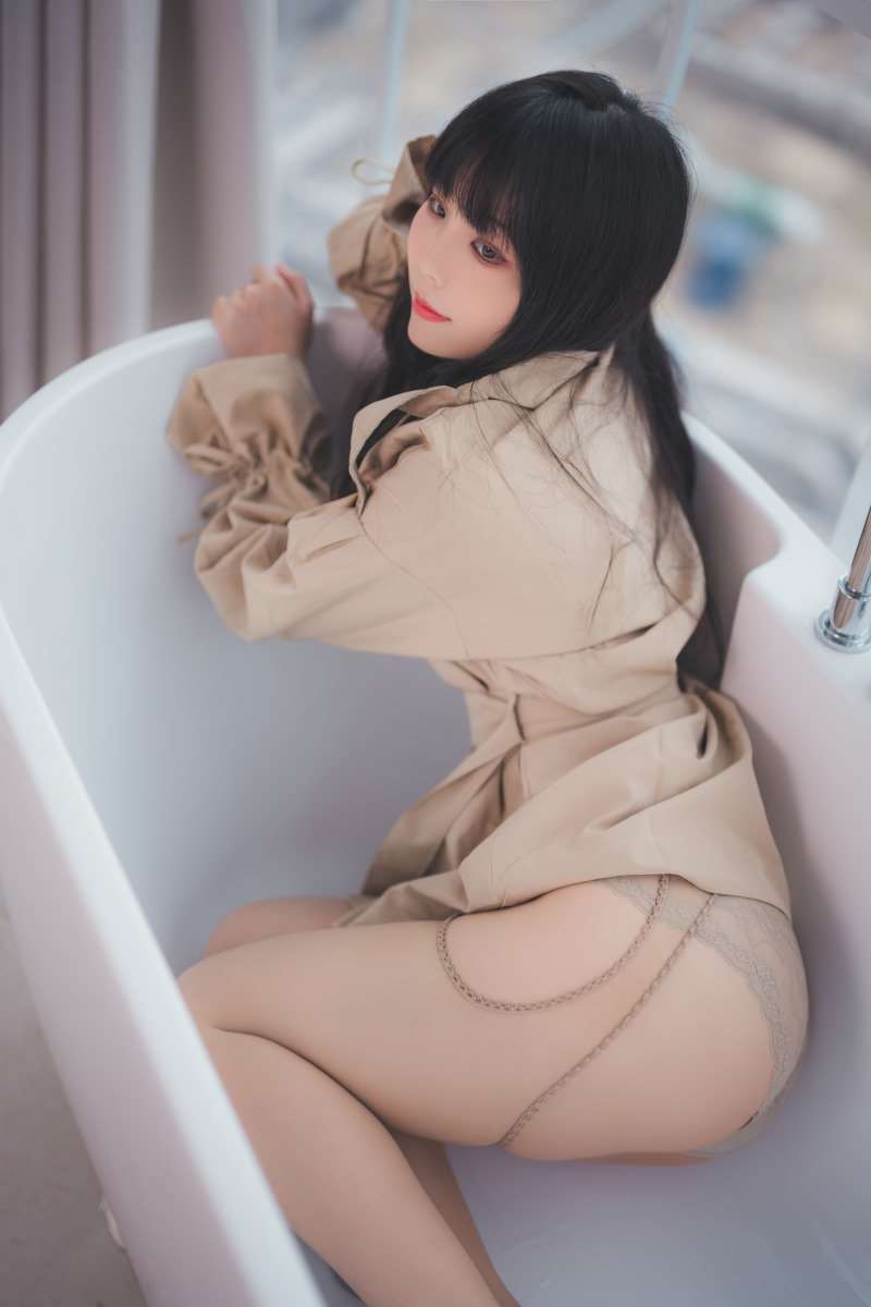 动漫Coser@汪知子 风衣 [52P/168MB]