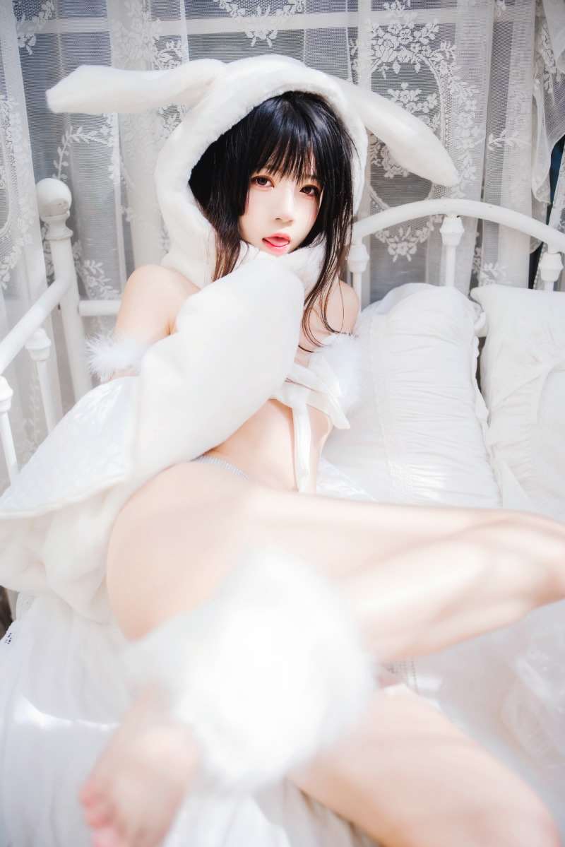 人气Coser@桜桃喵 小白兔 [97P/1.37GB]