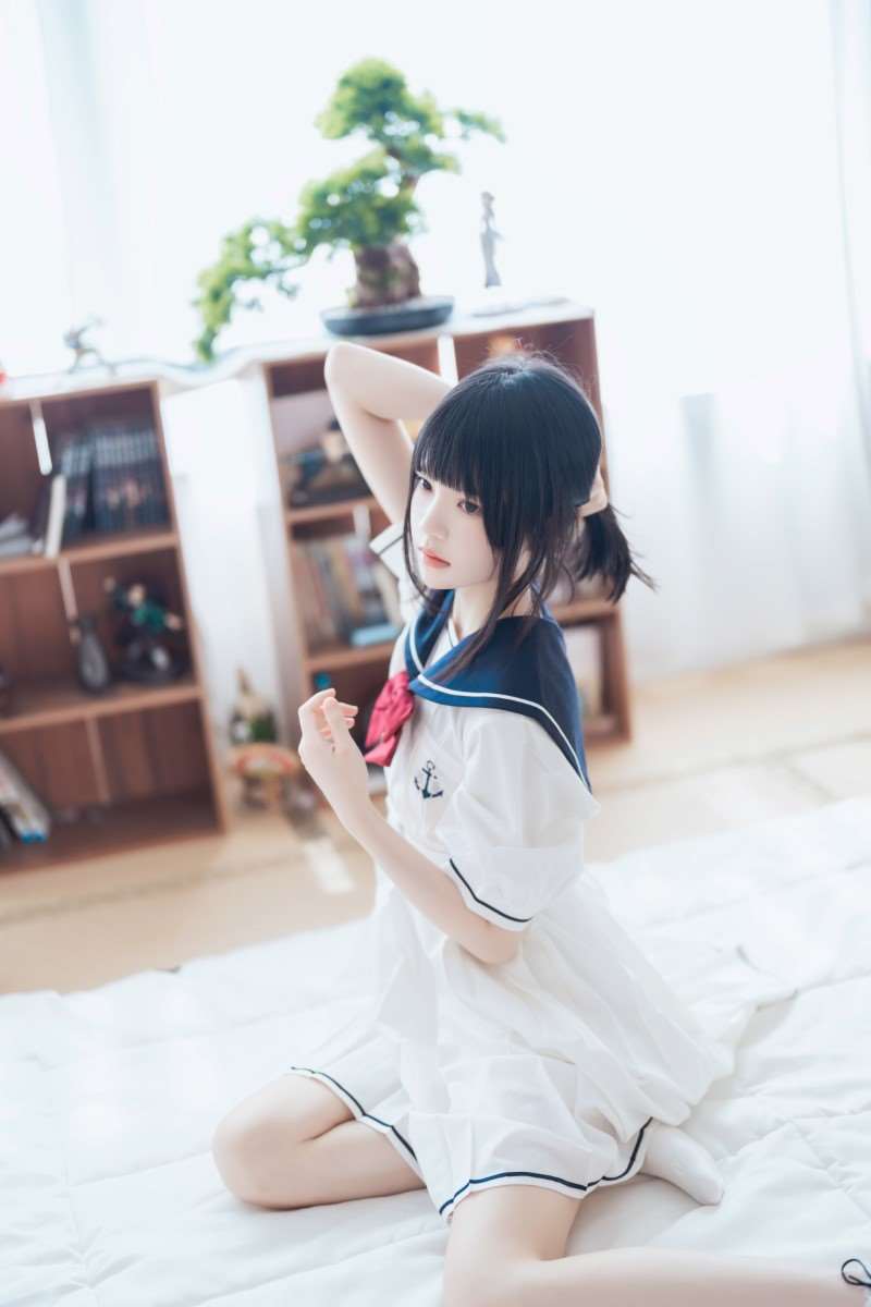 人气Coser@桜桃喵 盛夏制服 [39P/510MB]