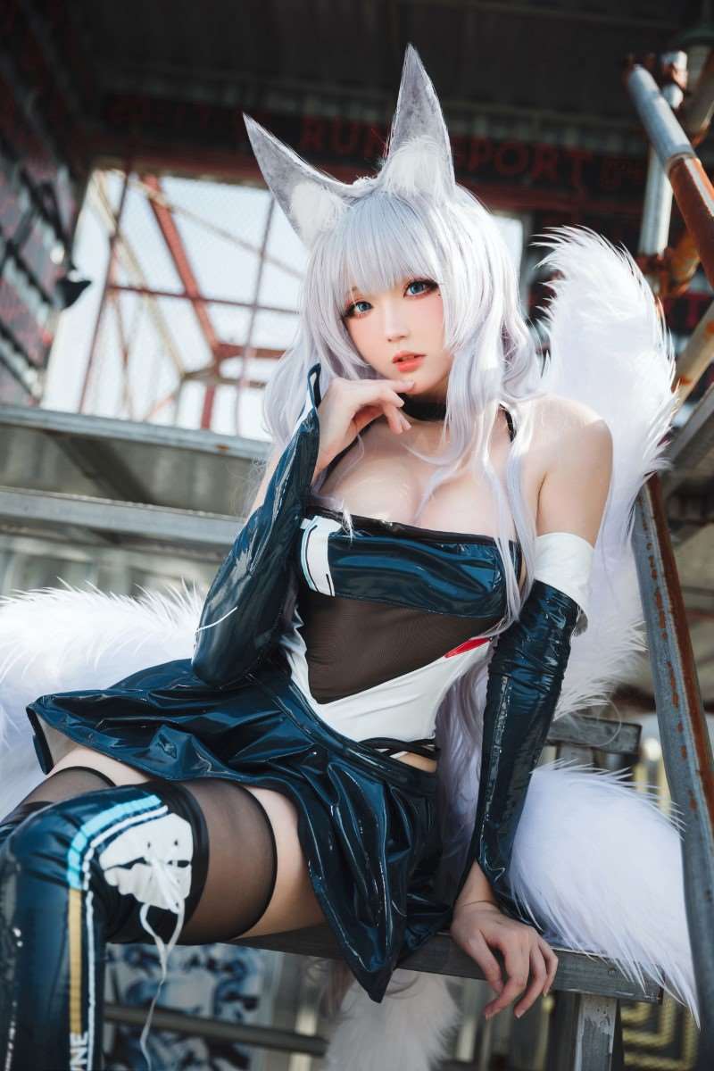 动漫Coser@瓜希酱 碧蓝航线 信浓赛车 轰鸣的银轮皮肤 [16P/82MB]