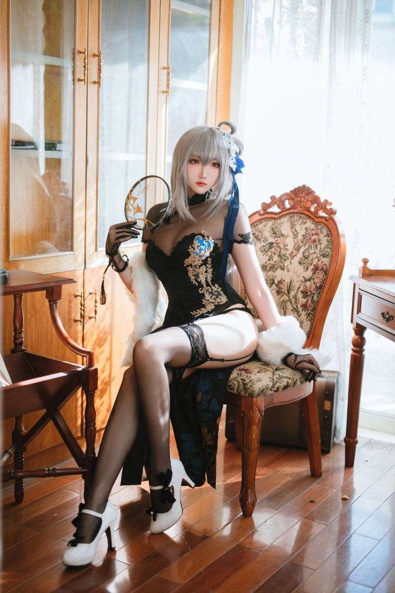 动漫Coser@瓜希酱 碧蓝航线 路易九世 旗袍 [18P/83MB]