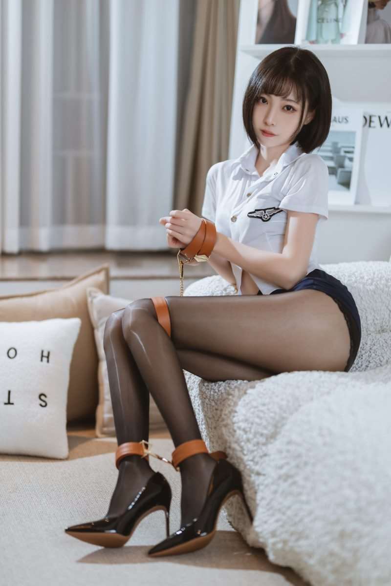 动漫博主@许岚LAN 束缚黑丝 [61P/5V/864MB]