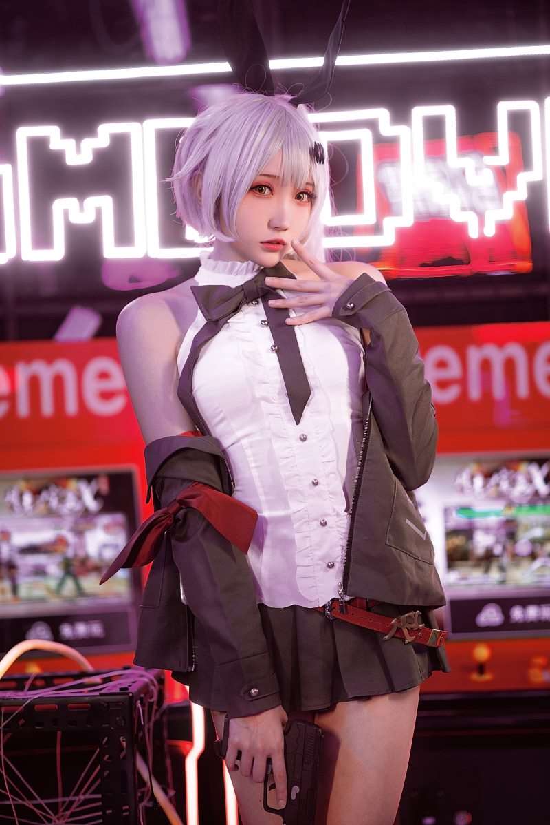 动漫Coser@瓜希酱 少女前线 FN-57 Five-seveN [22P/127MB]