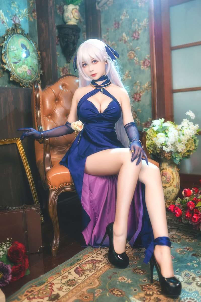 知名动漫博主Coser@樱落酱w 贝法礼服 [12P/225MB]