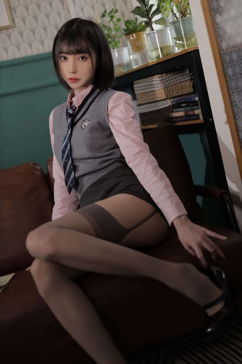 动漫博主@许岚LAN 韩系制服 [40P/248MB]