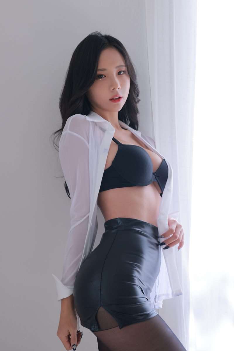 韩国妹纸@Habin (하빈) VVVIP At the Office [13P/2V/340MB]