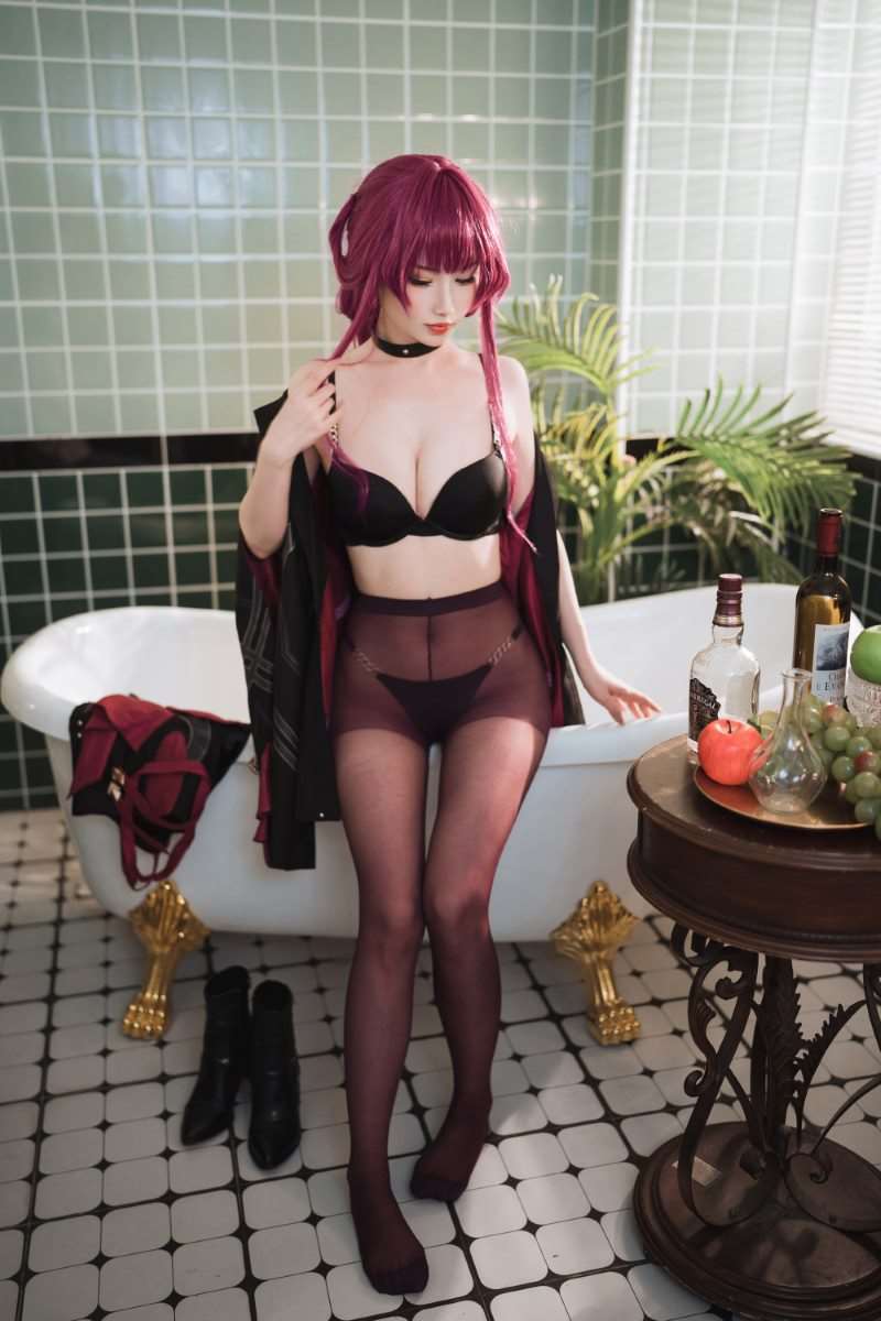 知名动漫Coser@rioko凉凉子 卡芙卡妈咪特典版 [65P/20V/1.10G]