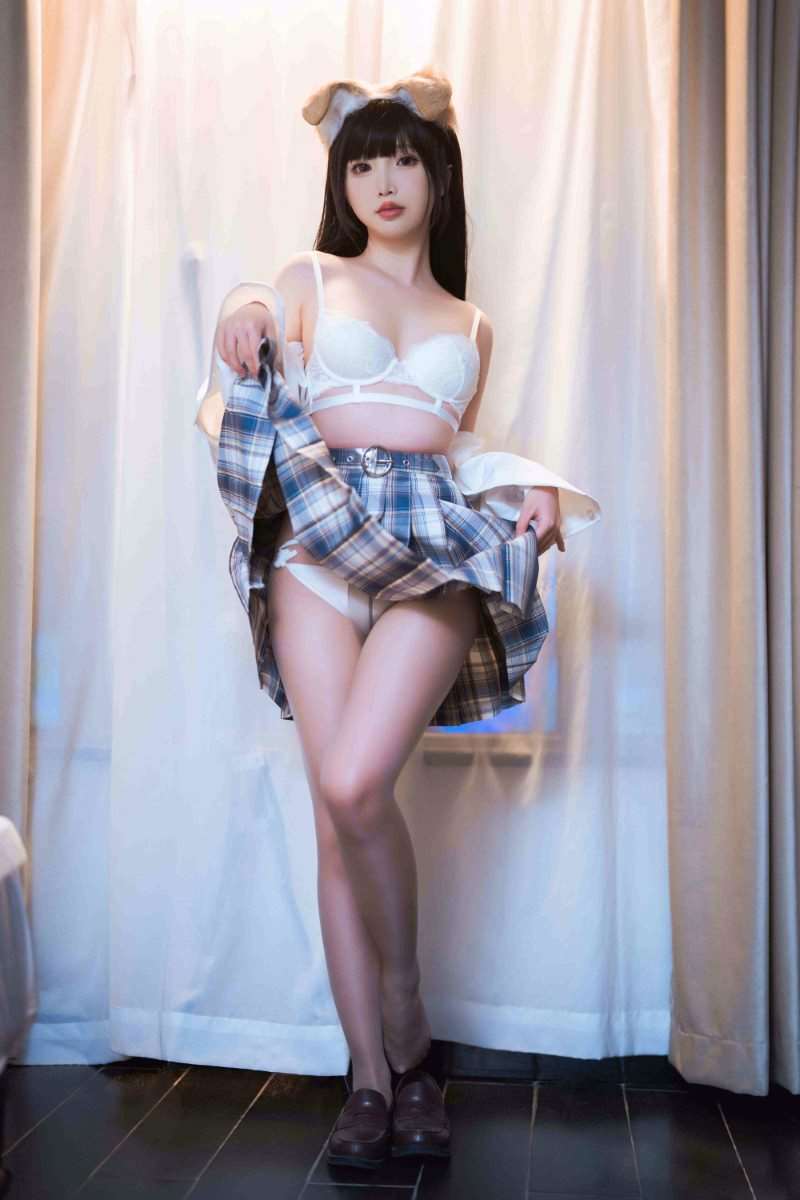 人气动漫Coser@面饼仙儿 狗妹JK [24P/204MB]