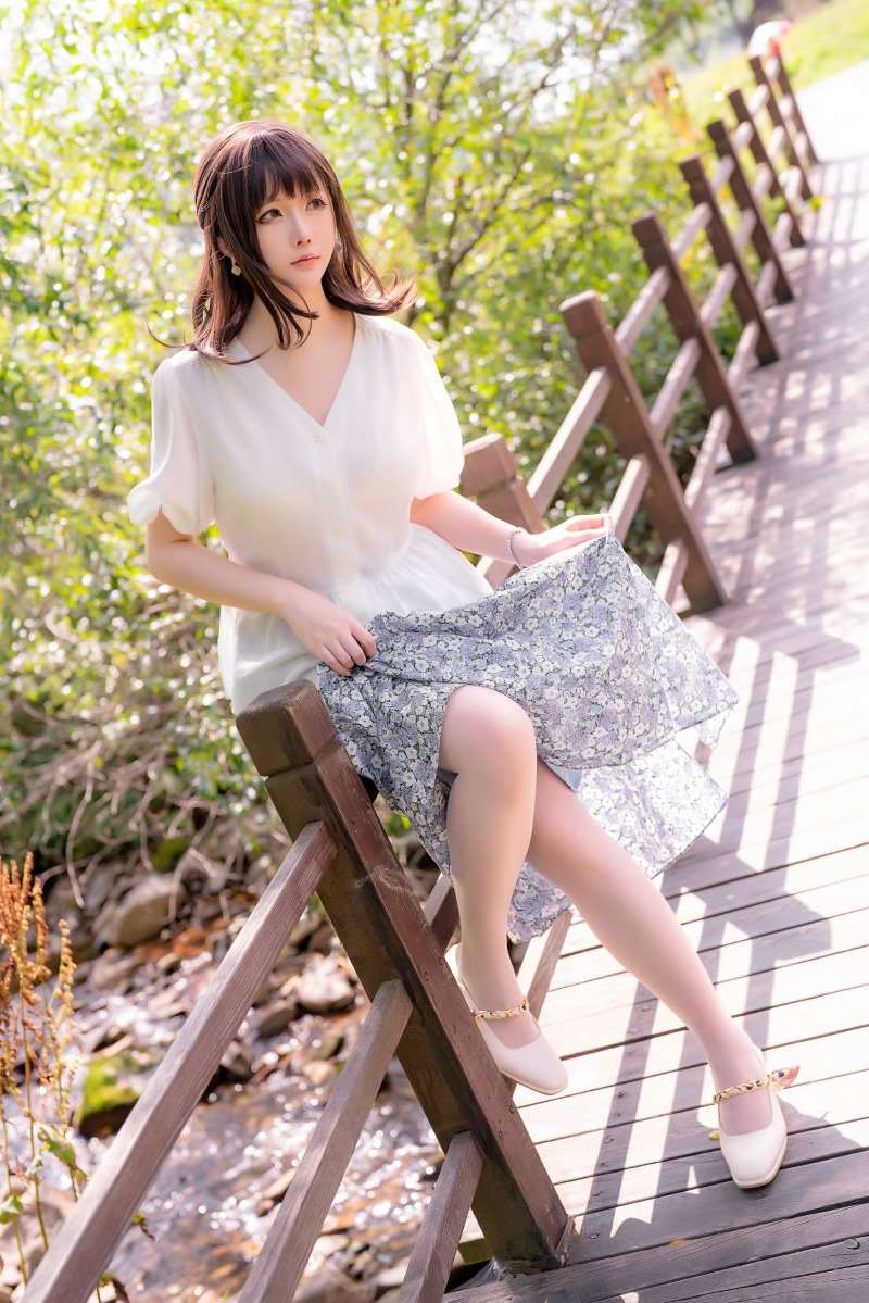 微博红人@星之迟迟 5月 户外 多云转晴 [46P/206MB]