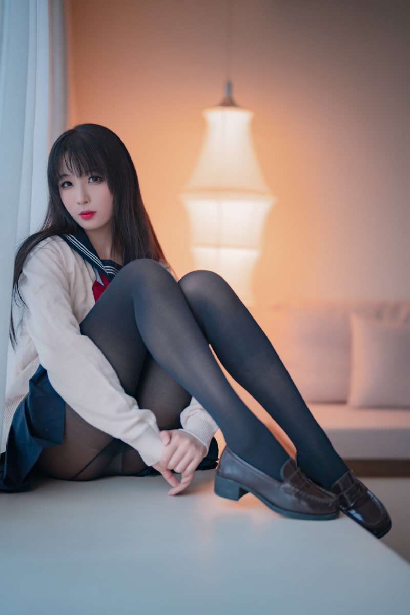 颜值博主@轩萧学姐 黑丝JK 2.0 [44P/242MB]