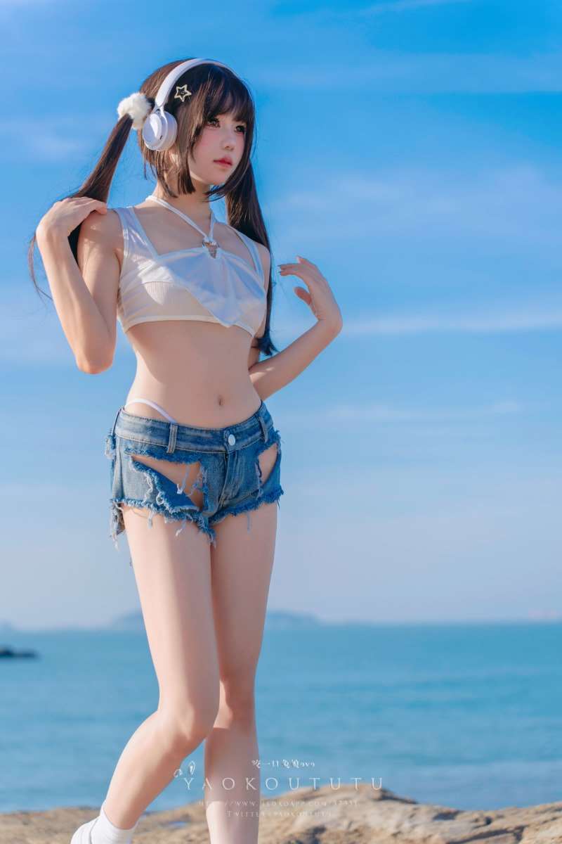 网红博主@咬一口兔娘(黏黏团子兔) 八月订阅《海音旋律》&Mr.Chu [70P/1V/1.41G]
