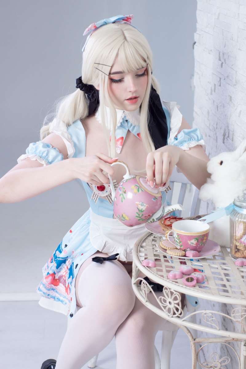 俄罗斯Coser@Candy Ball- Alice in Easterland [58P/342MB]