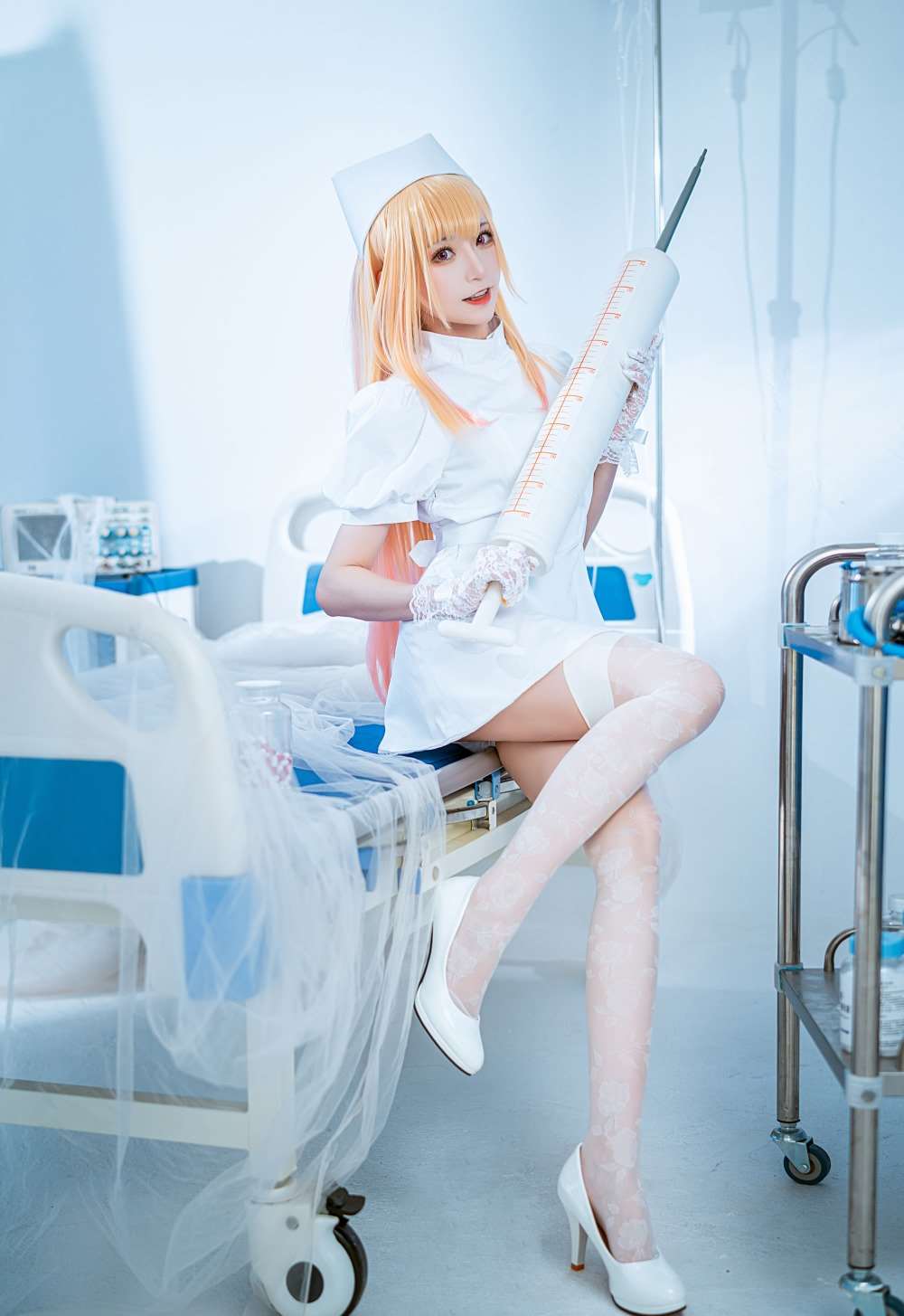 人气Coser@Kitaro_绮太郎 喜多川海梦 白色护士 [15P/87MB]