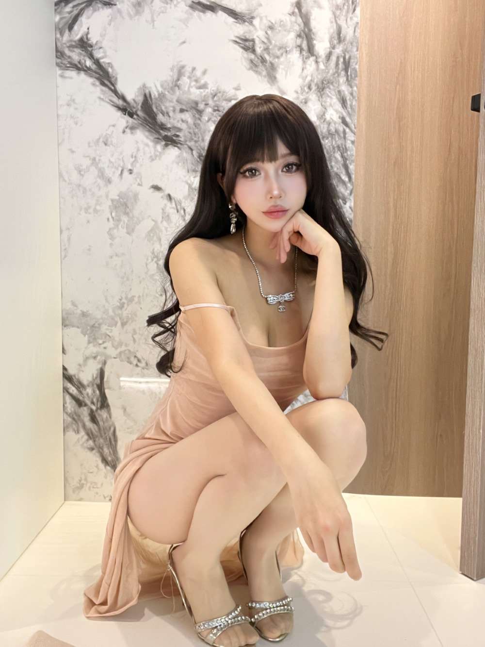 微博妹纸@过期米线线喵 我那风情万种的夫人 [32P/89MB]