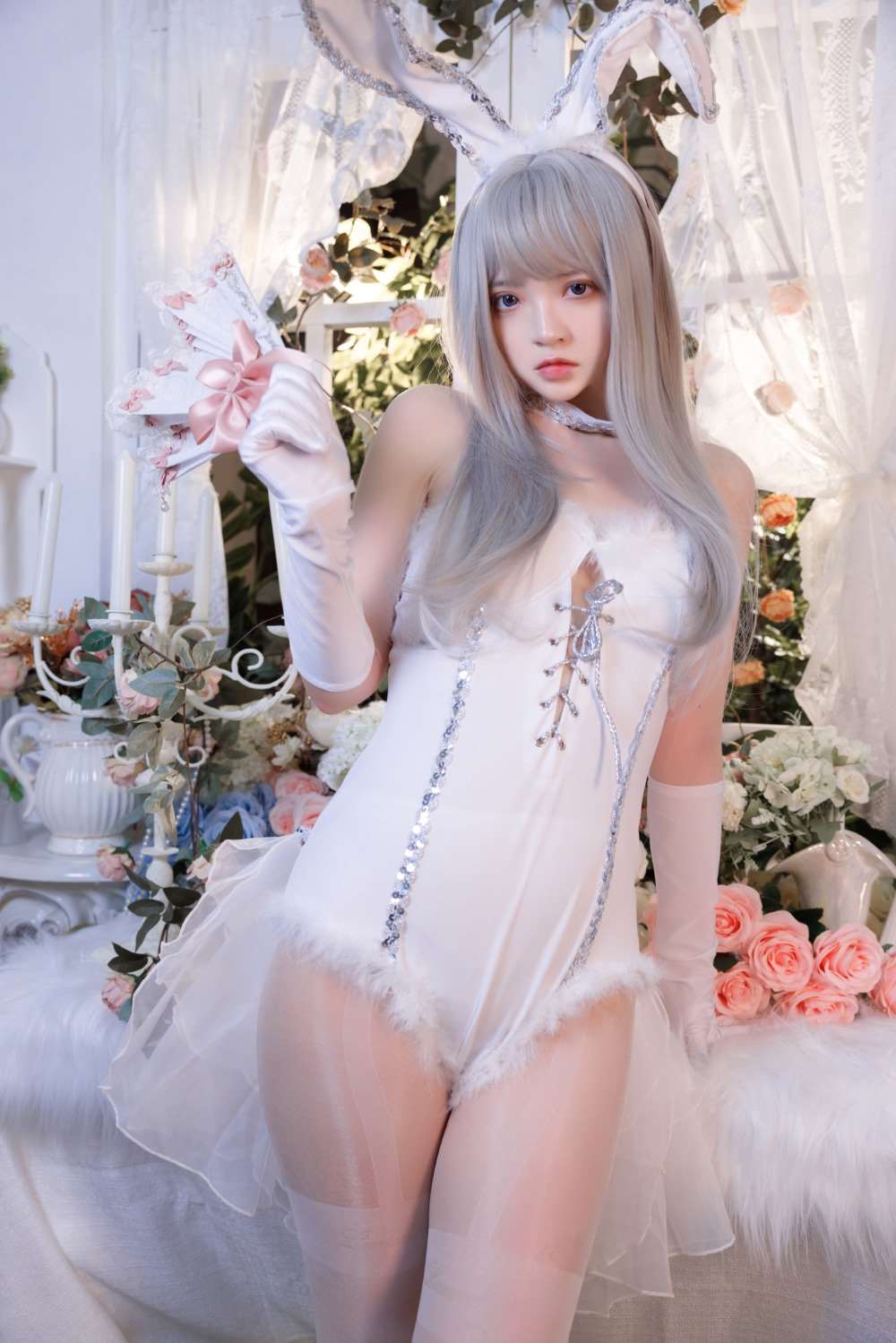 网红Coser@疯猫ss 纯白绒绒兔 [40P/2V/739MB]