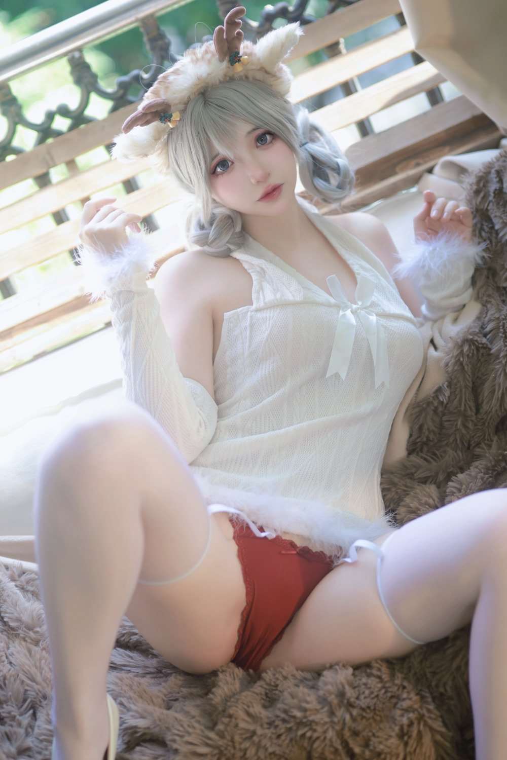 网红Coser@疯猫ss 圣诞特典&白色毛衣 [98P/1V/322MB]