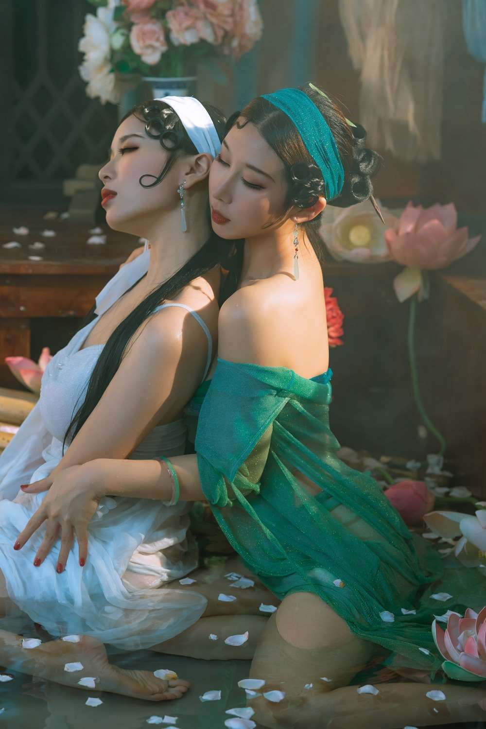 动漫Coser@云溪溪&奶桃桃 – 白娘子&青蛇 [26P/1V/460MB]