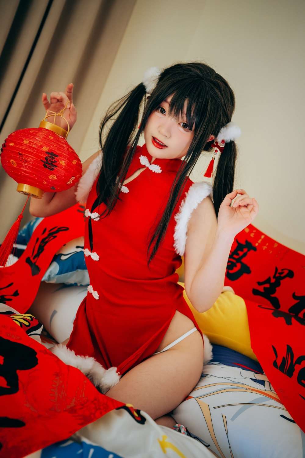 颜值博主@神沢永莉 新年好呀 [56P/1V/376MB]