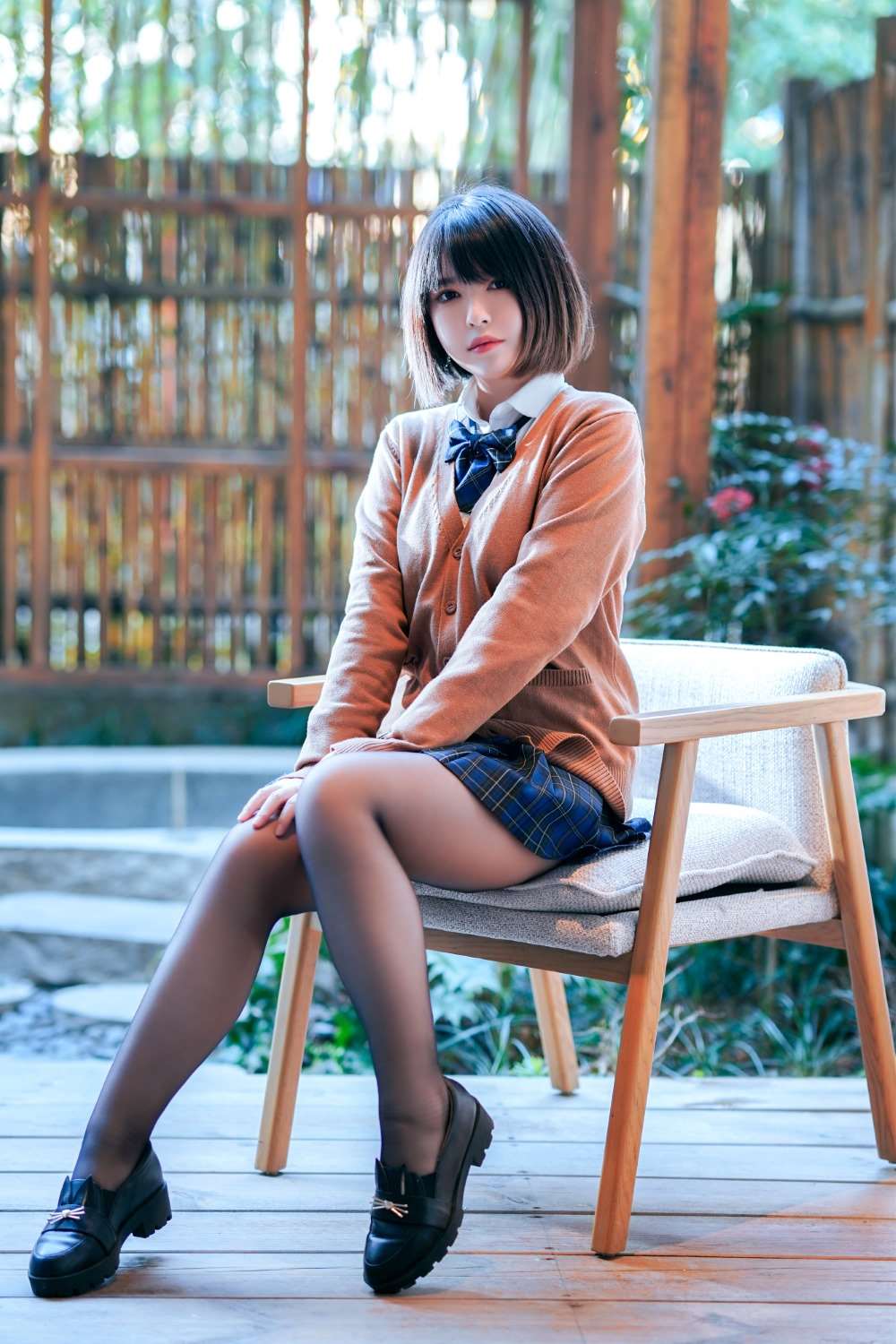 微博人气Coser@半半子 彼女の制服 [58P/167MB]