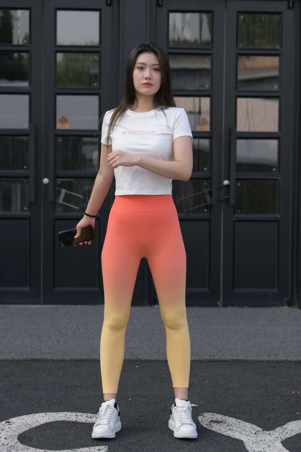 精选街拍作品 NO.1973 红色瑜伽裤美女4 [99P/80MB]