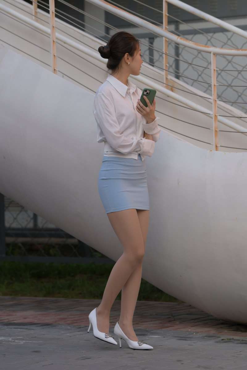 精选街拍作品 NO.1788 蓝裙制服丝袜美女2 [93P/62MB]