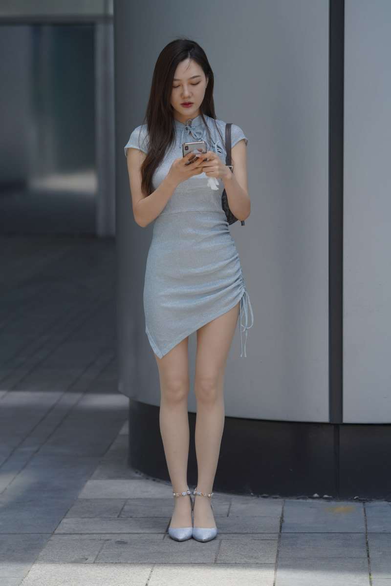 精选街拍作品 NO.1581 气质优雅的旗袍长腿少父6 [107P/149MB]
