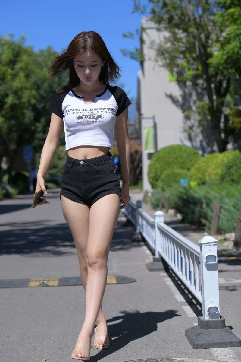 精选街拍作品 NO.1501 黑色热裤女孩2 [98P/70MB]