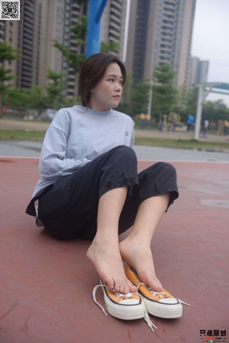 只糖棉袜 NO.276 小凌 – 阳光很暖，电量很满 [155P/1V/608MB]